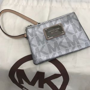 Michael Kors Jet set signature logo wristlet